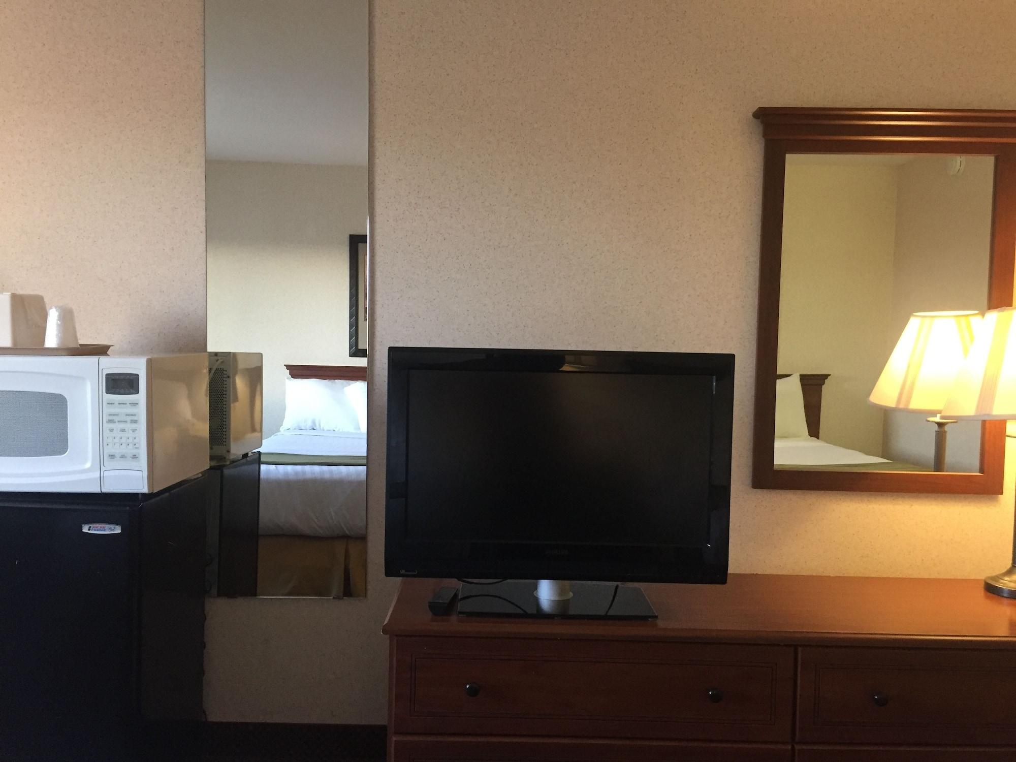 Quality Inn & Suites Уилоус Екстериор снимка