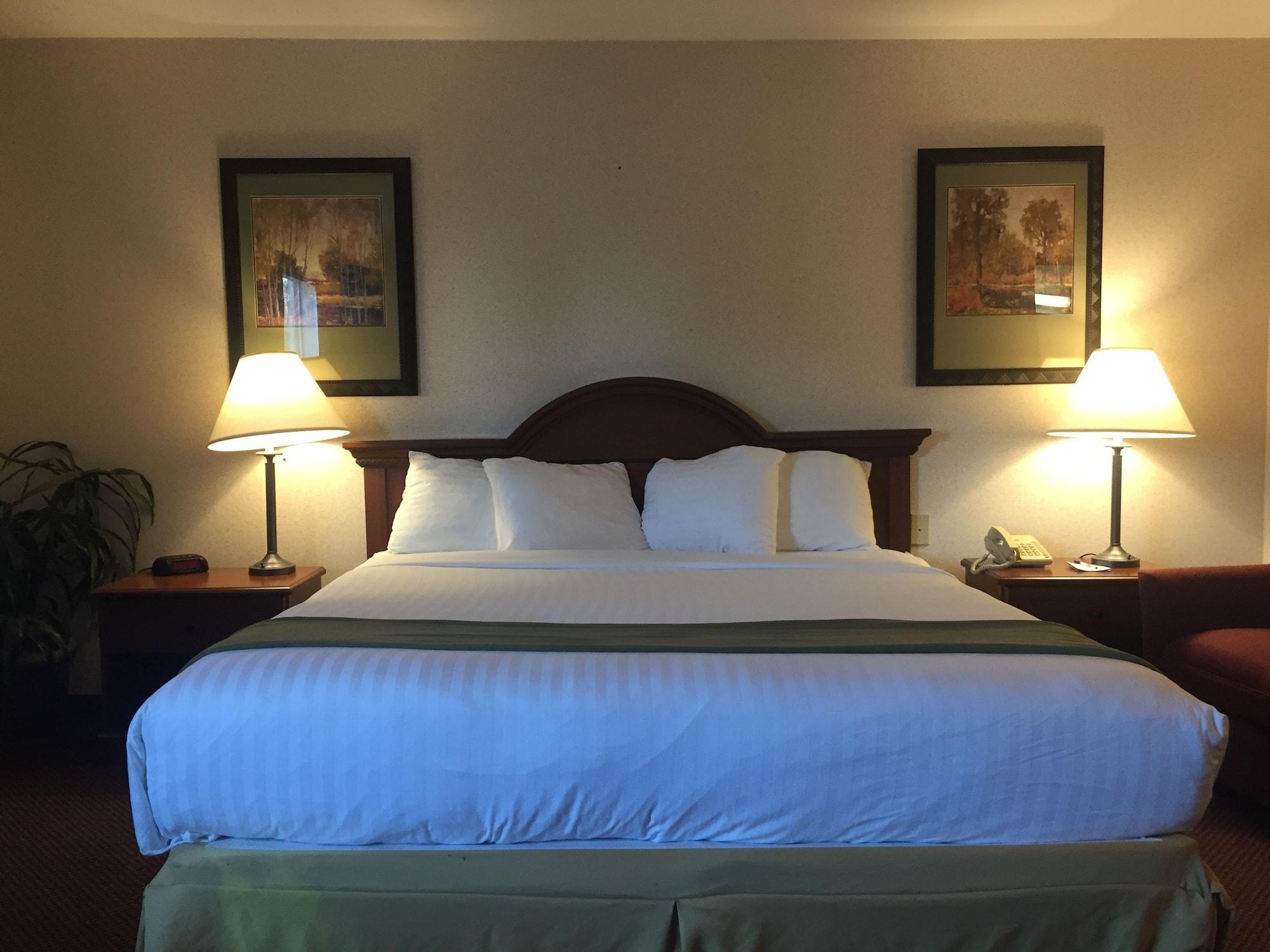 Quality Inn & Suites Уилоус Екстериор снимка
