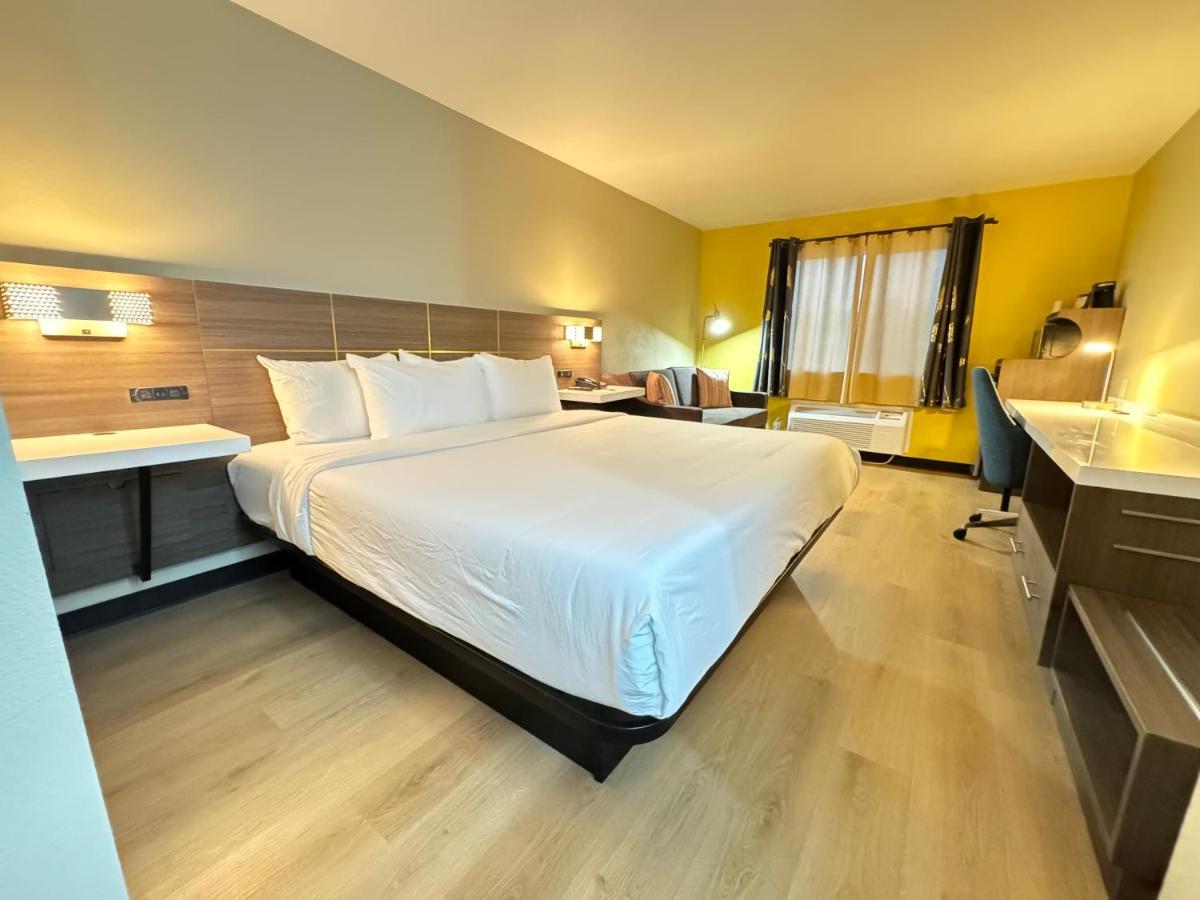 Quality Inn & Suites Уилоус Екстериор снимка