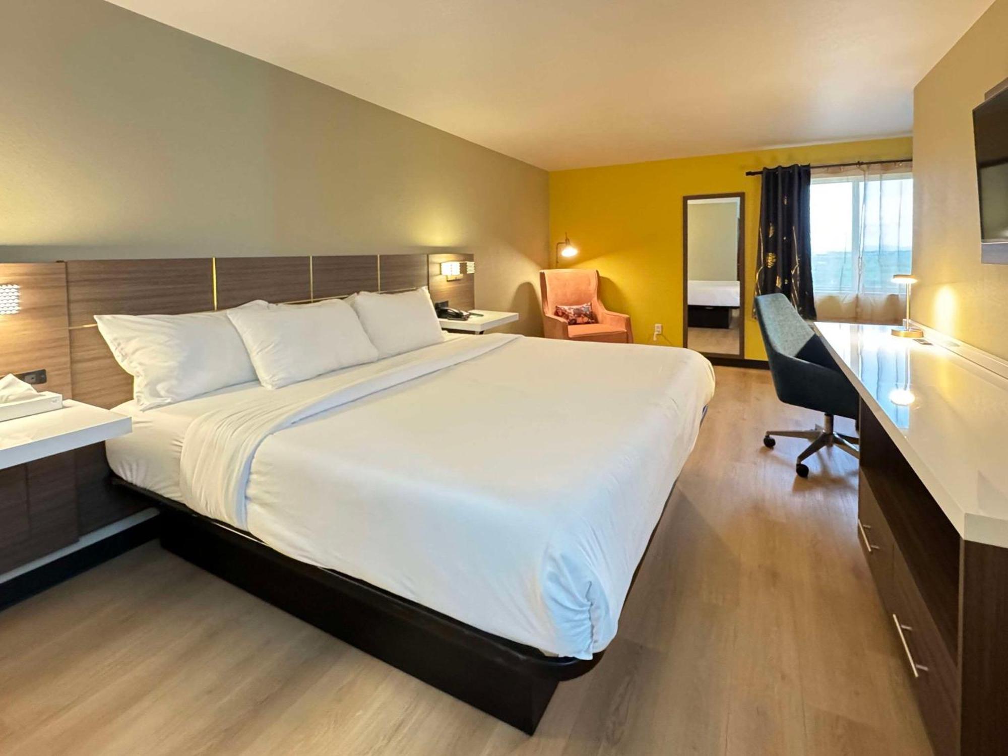 Quality Inn & Suites Уилоус Екстериор снимка